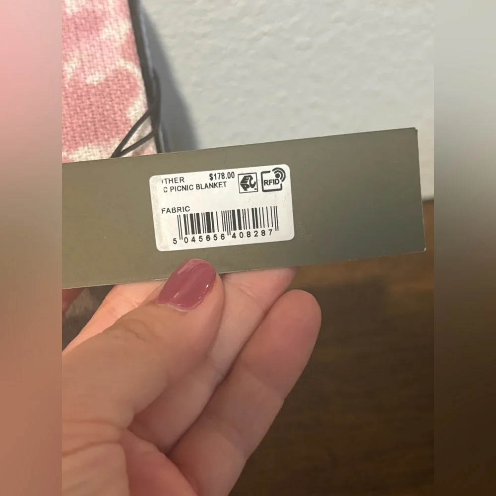 Kurt Geiger Floral Couture Picnic Blanket - Picture 4 of 6